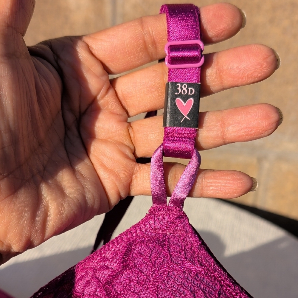 Victoria's Secret Fuchsia Lace Bra 38D - Picture 4 of 8